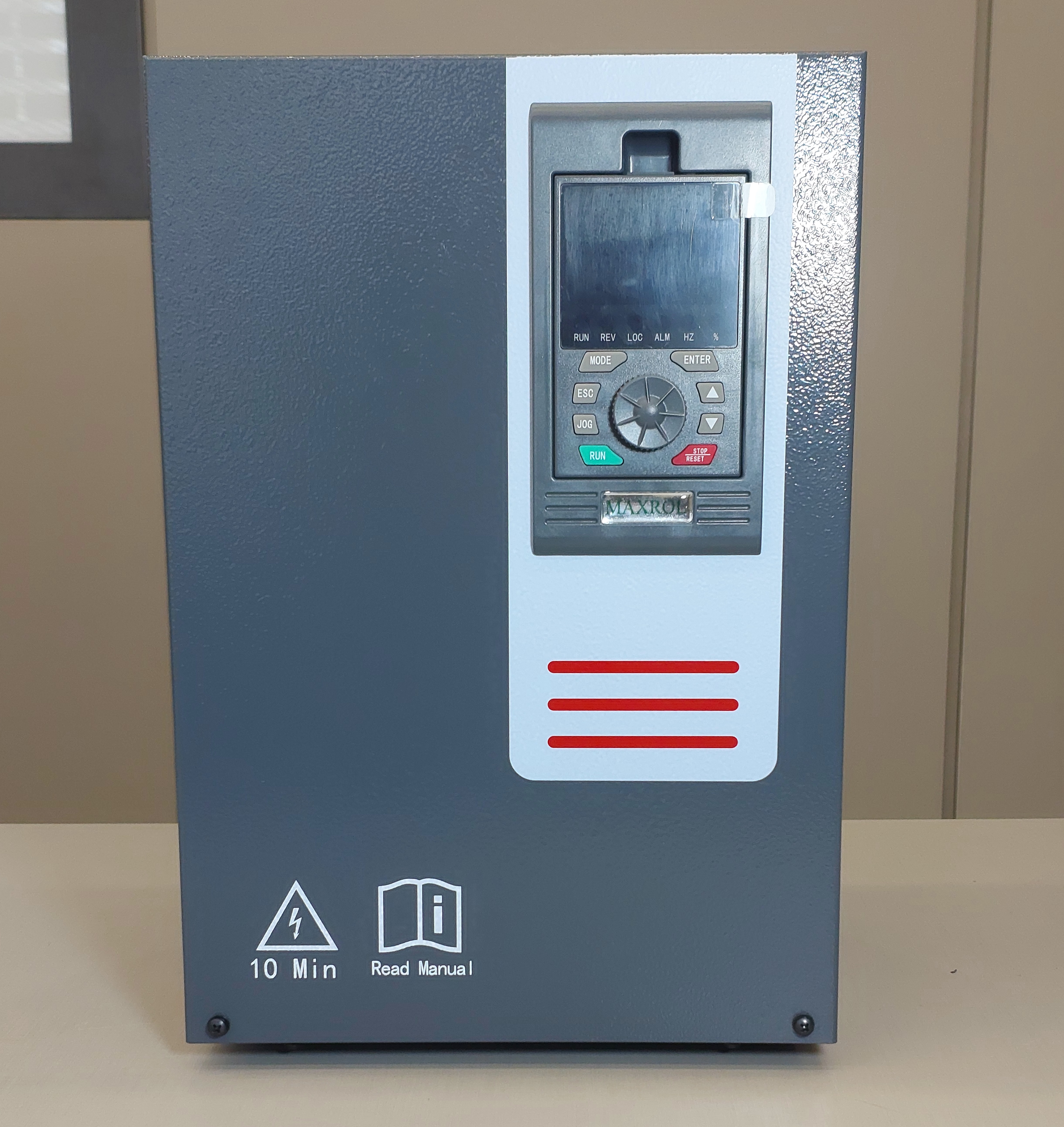 اینورتر سه فاز  برند MAXROL سری ID120 توان 5.5 KW  مدل: 5.5G/7.2P